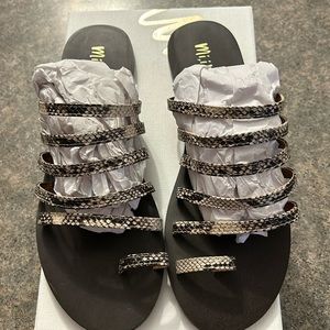 Miim black/cream snake color. Size 10